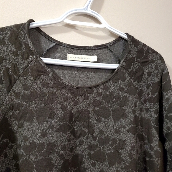 Mes Soeurs et Moi - Textured Grey Floral Tunic - Size 1 - Picture 2 of 7